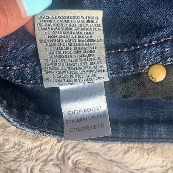 Adorable Hudson cut off denim shorts - Picture 5 of 6